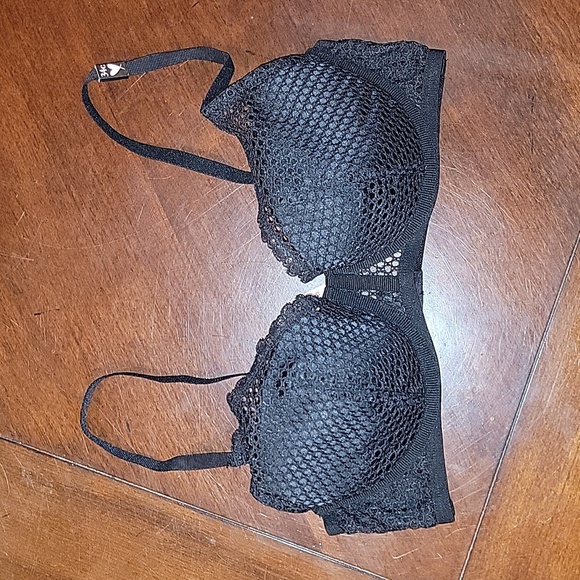 (J15) NWT Victoria Secret 34C bra - Picture 1 of 7